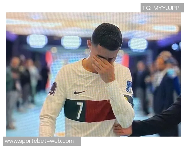 菲利克斯外脚背传球精准C罗鱼跃冲顶遗憾被扑出